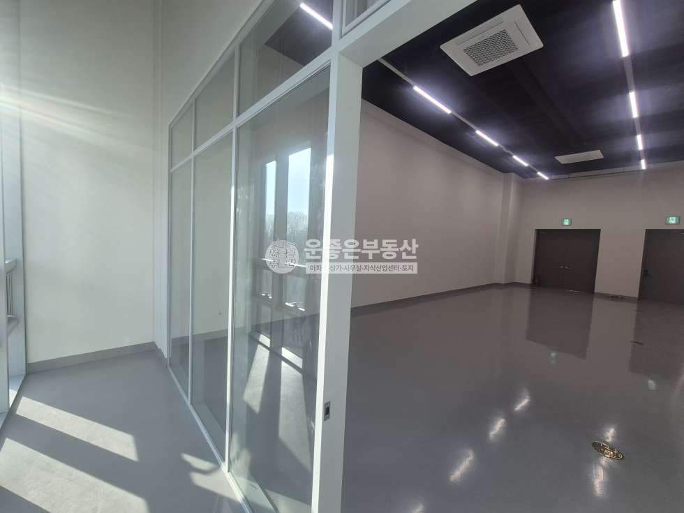 충남 아산시 탕정면 용두리 695 더콜럼버스동 남향.제조업드라이브인.냉난방기완비.즉시입주 월세 매물번호 10085 사진 12
