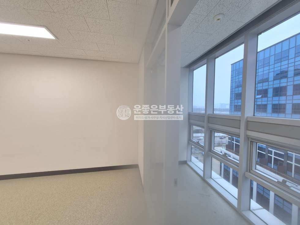 충남 아산시 탕정면 용두리 695 더콜럼버스동 중소형사무실.바닥천장완비.냉난방기완비.즉시입주 월세 매물번호 10091 사진 2