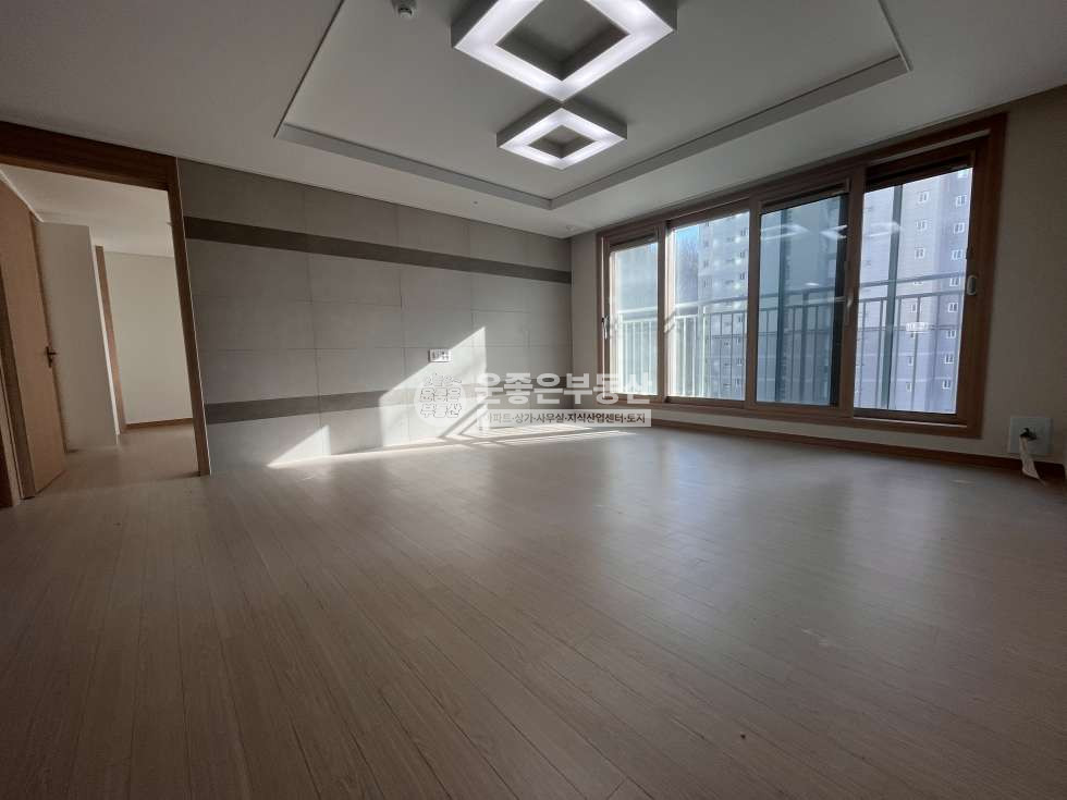 충남 아산시 배방읍 공수리 1730 (아산배방 우방아이유쉘 2차) 213동 동간사이 넓은 동 즉시입주가능 집보기 가능한 집 매매 매물번호 10062 사진 1
